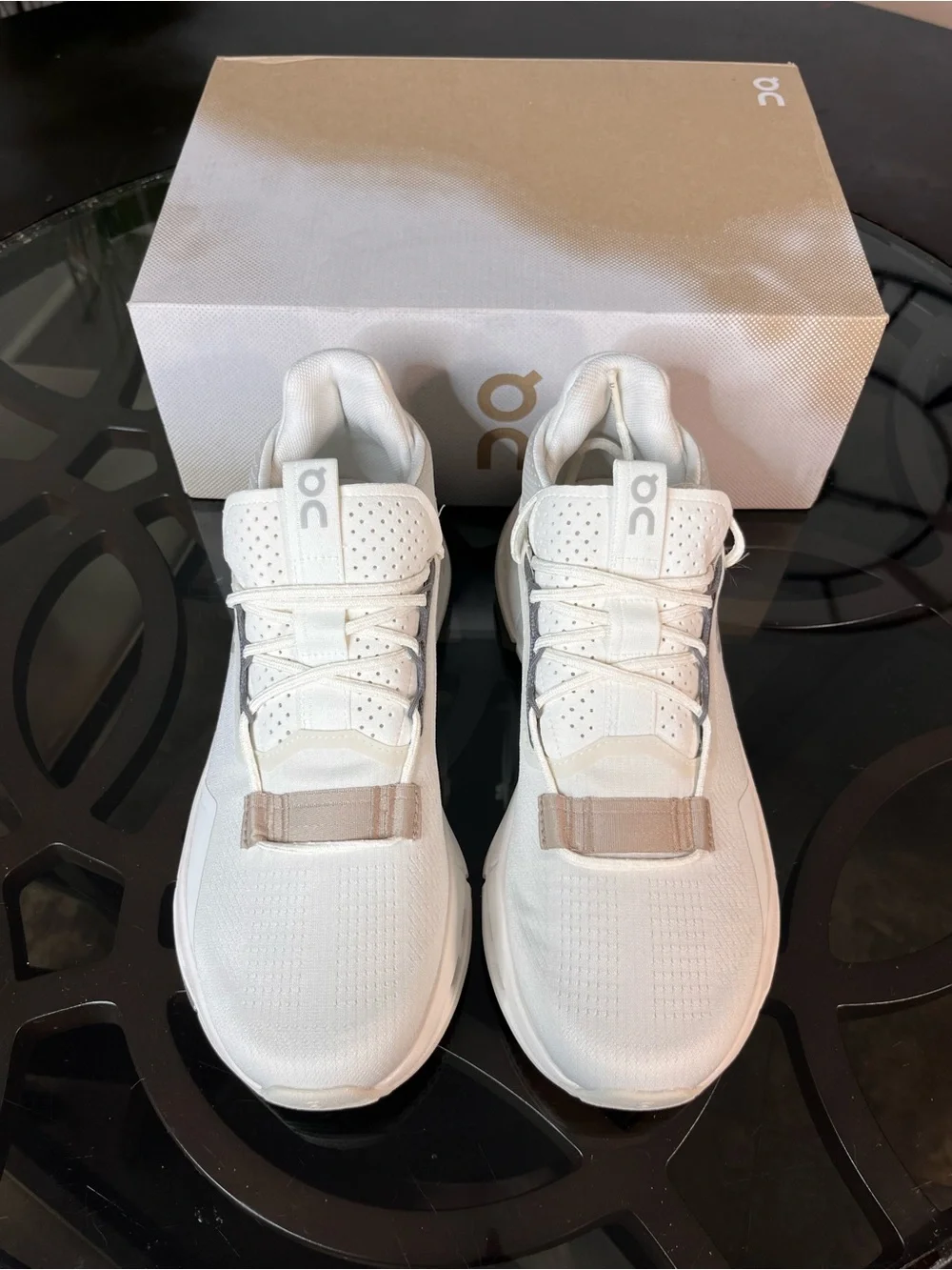 On Cloudnova 2 Ice/Sand Women's Shoes Sz 9, Brand New